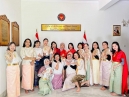 เมื่อวันที่ 6 มิ.ย.66 พ.อ.หญิง วิพรรณ ขาวรัตน์ ภริยา ผชท.ทร.ไทย/นิวเดลี เป็นเจ้าภาพจัดกิจกรรม Thai National Dress workshop : URSA Spouses โดยมีภริยากลุ่มผู้ช่วยทูตทหารประเทศ ASEAN Plus (ออสเตรเลีย ญี่ปุ่น เกาหลี จีน)